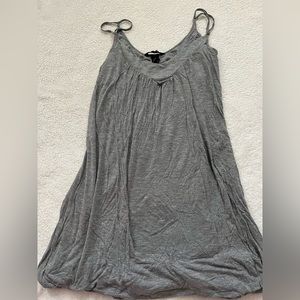 Cute slinky like gray dress! Size 6!